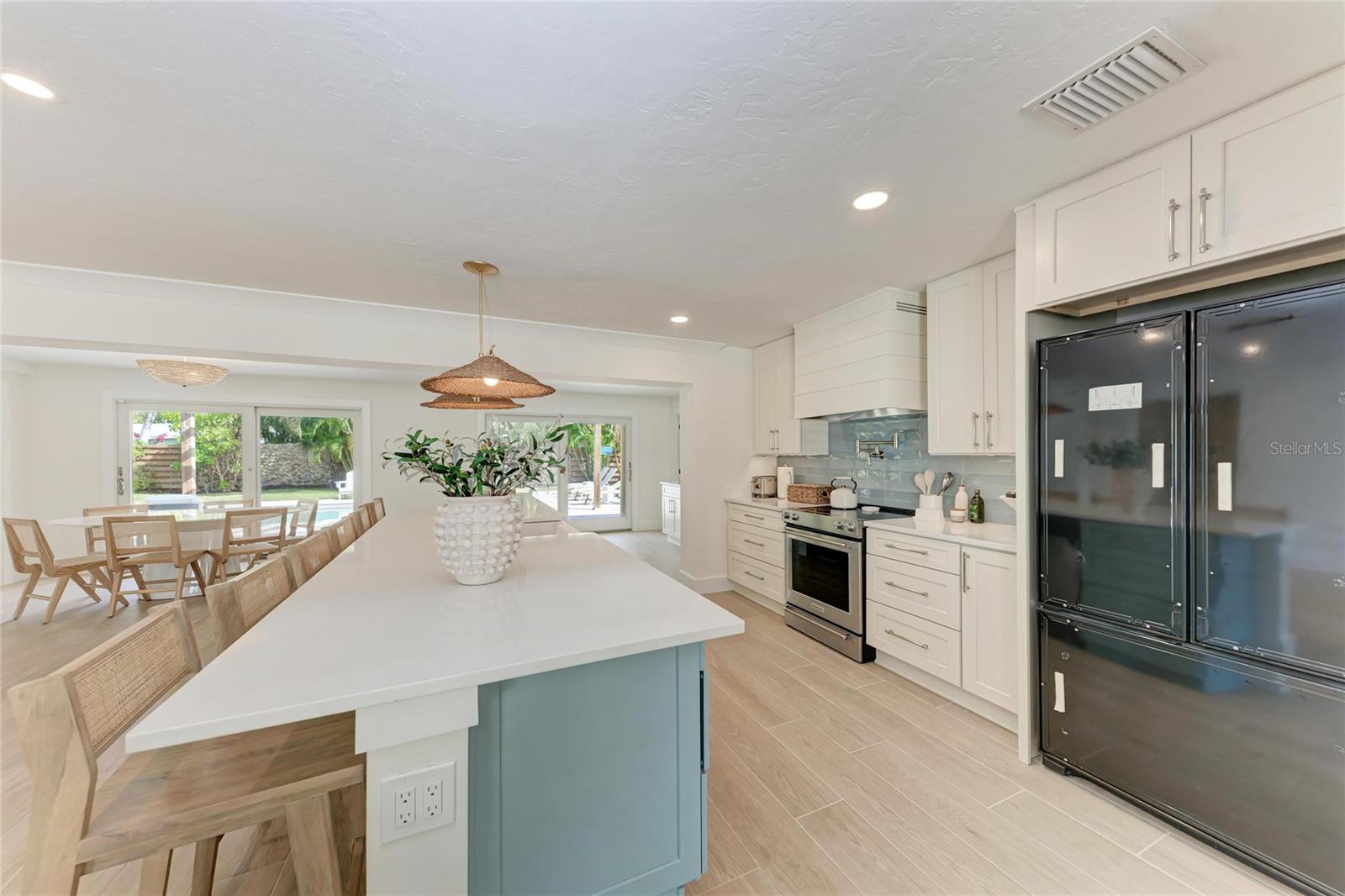 431 ISLAND CIR — photo 11