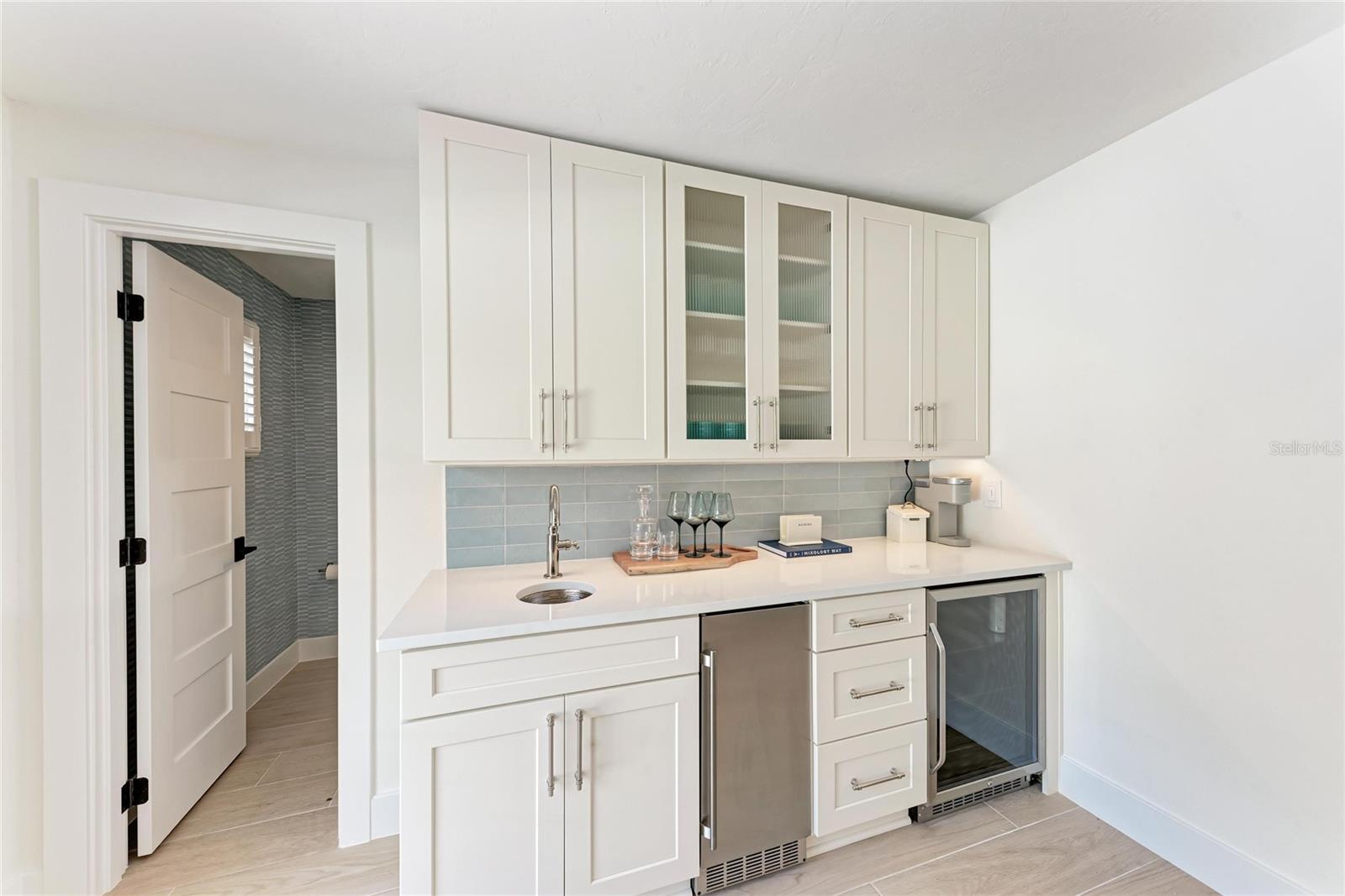 431 ISLAND CIR — photo 14