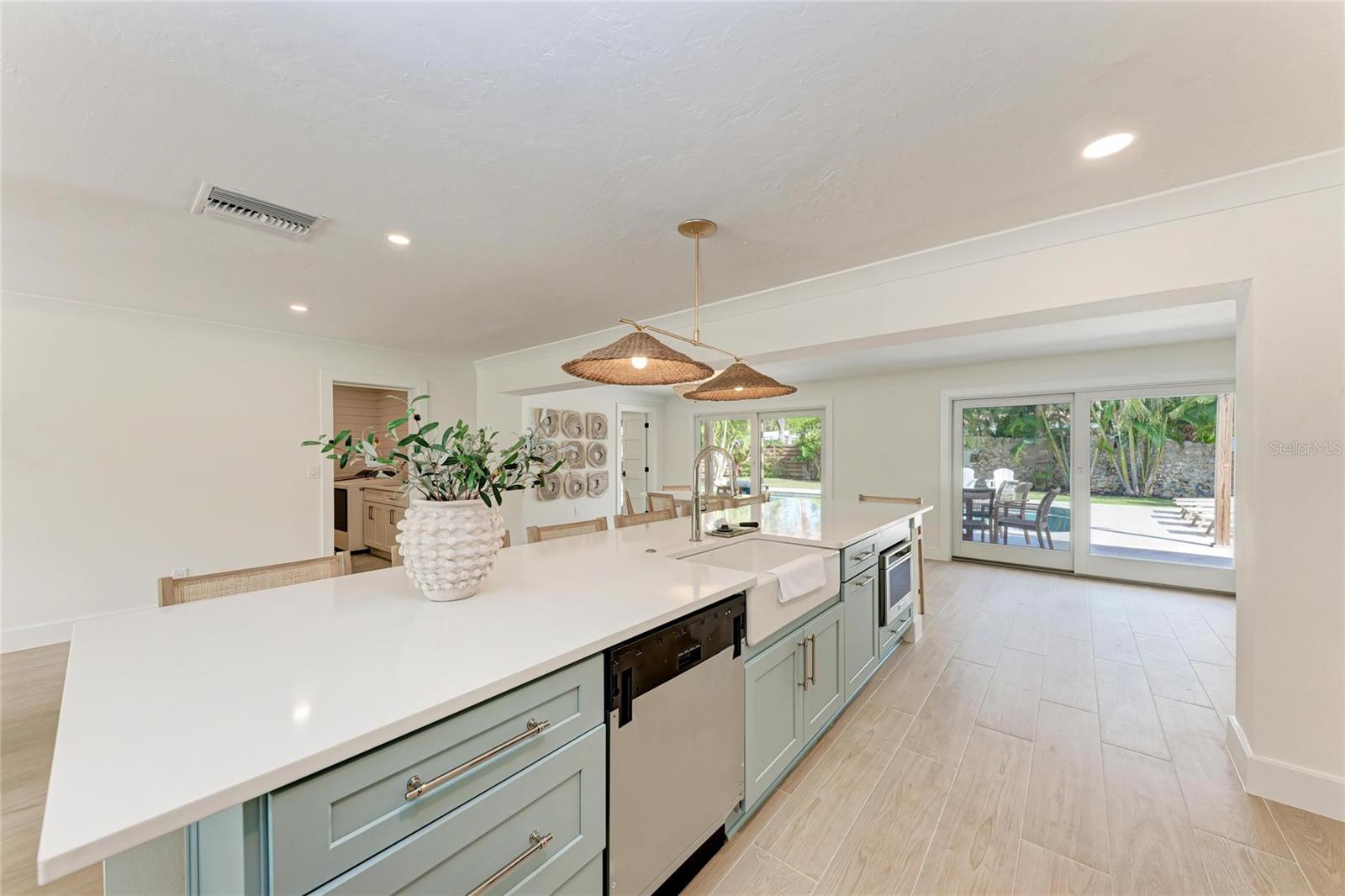 431 ISLAND CIR — photo 17