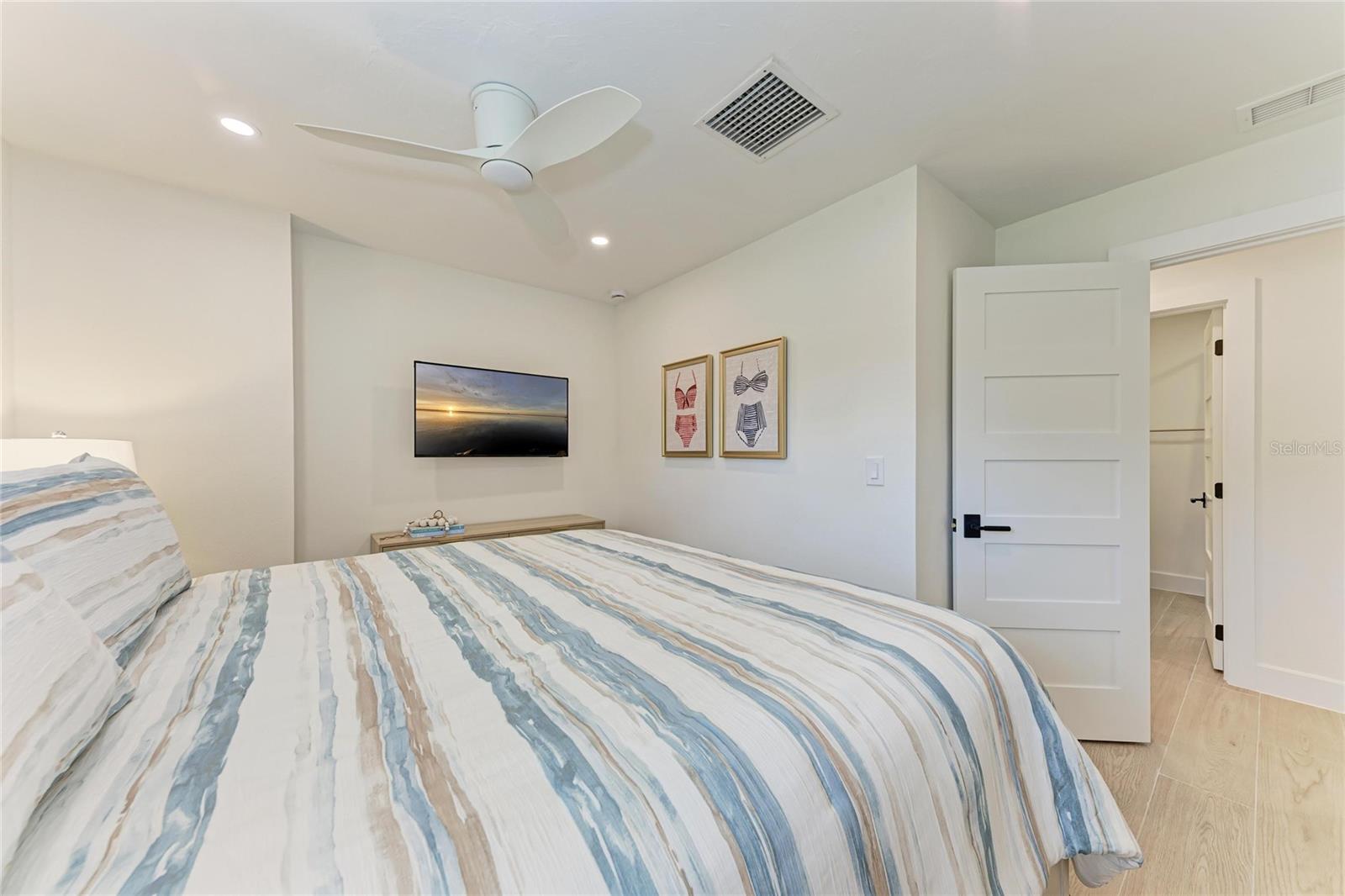 431 ISLAND CIR — photo 33