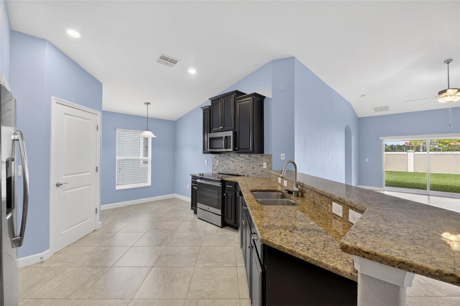 13168 GREEN VIOLET DR — photo 10