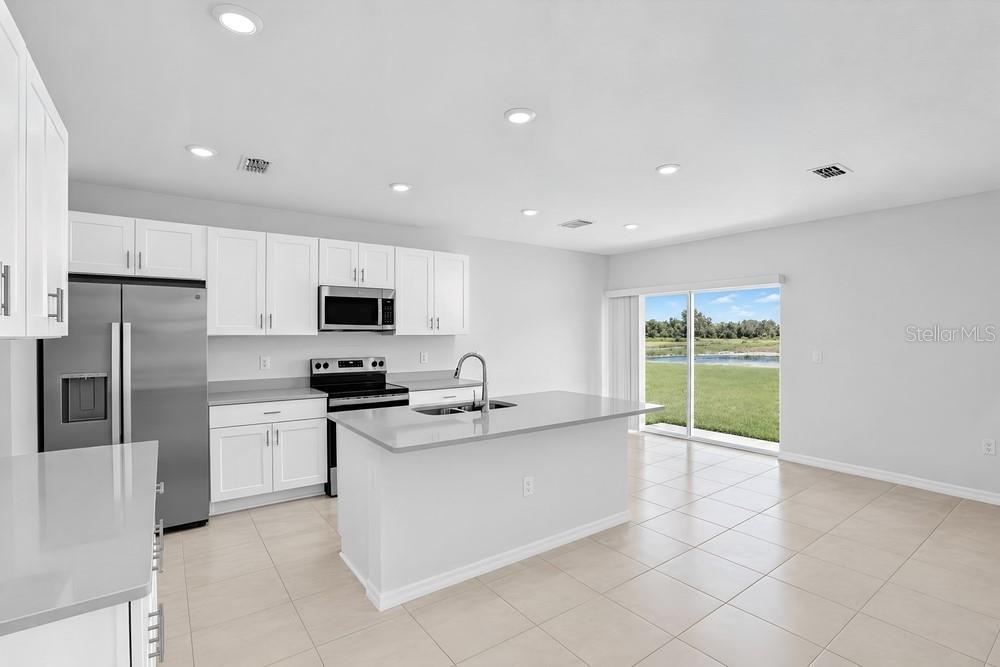 13840 SHELLMORE AVE — photo 9