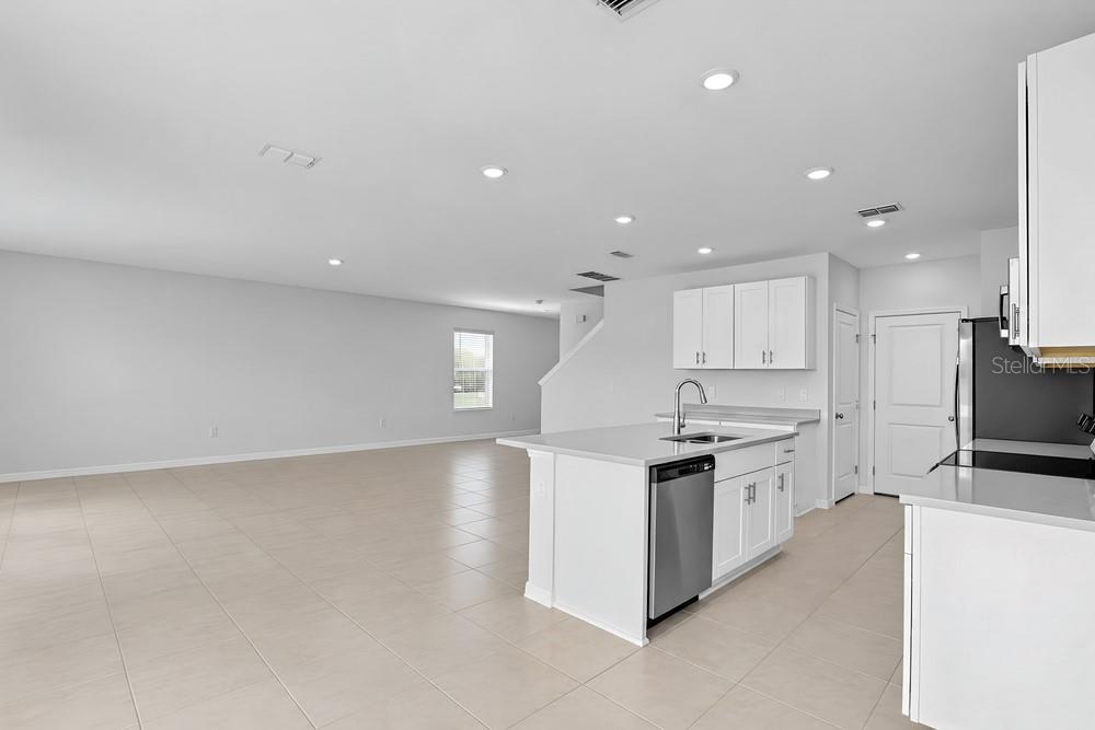 13840 SHELLMORE AVE — photo 13