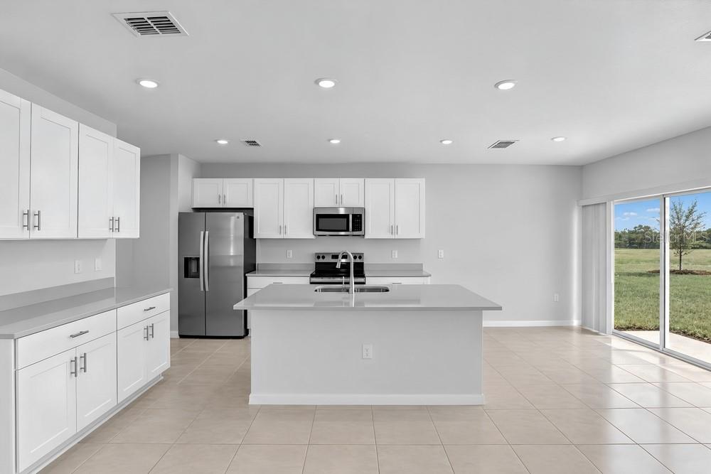 13840 SHELLMORE AVE — photo 10
