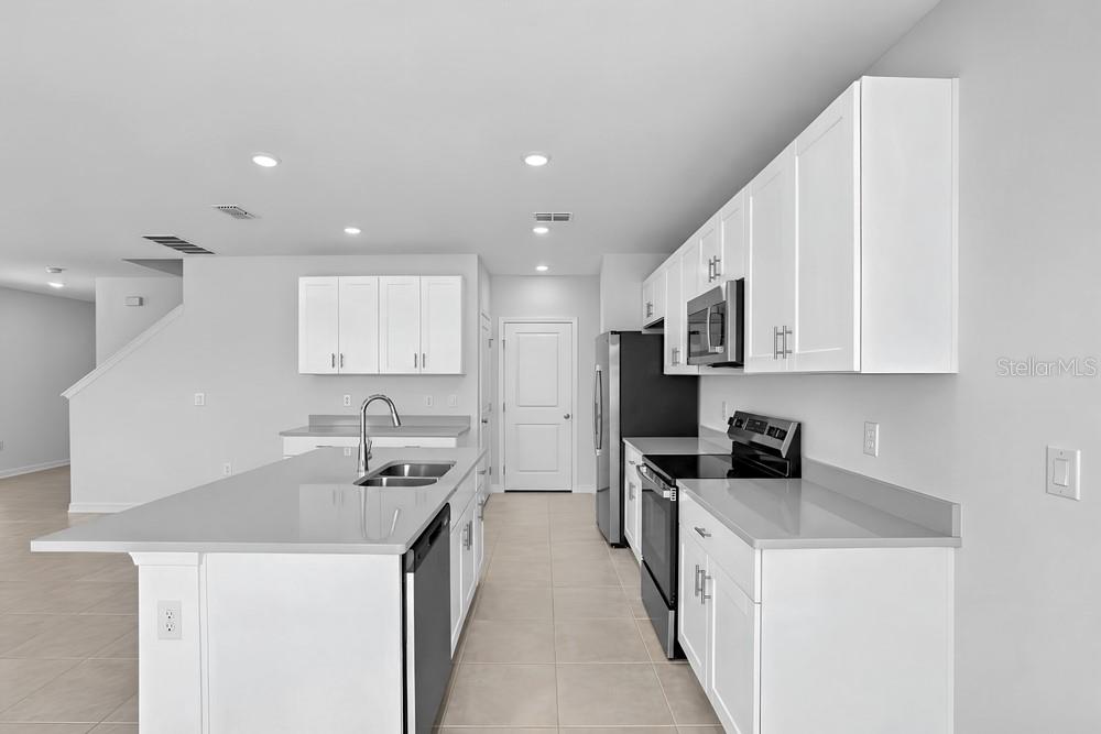 13840 SHELLMORE AVE — photo 11