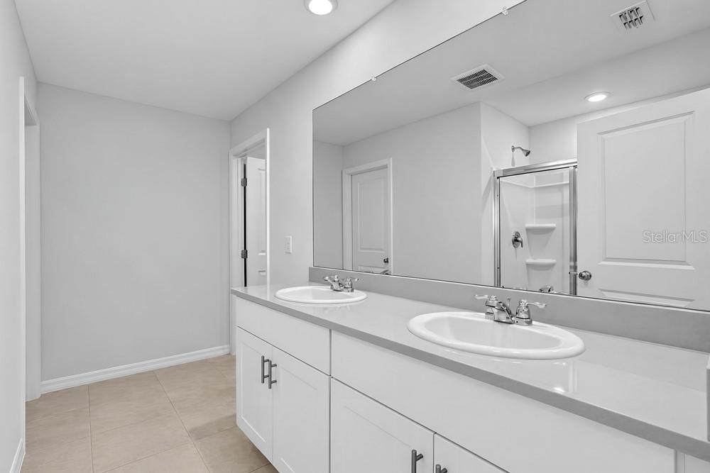 13840 SHELLMORE AVE — photo 4