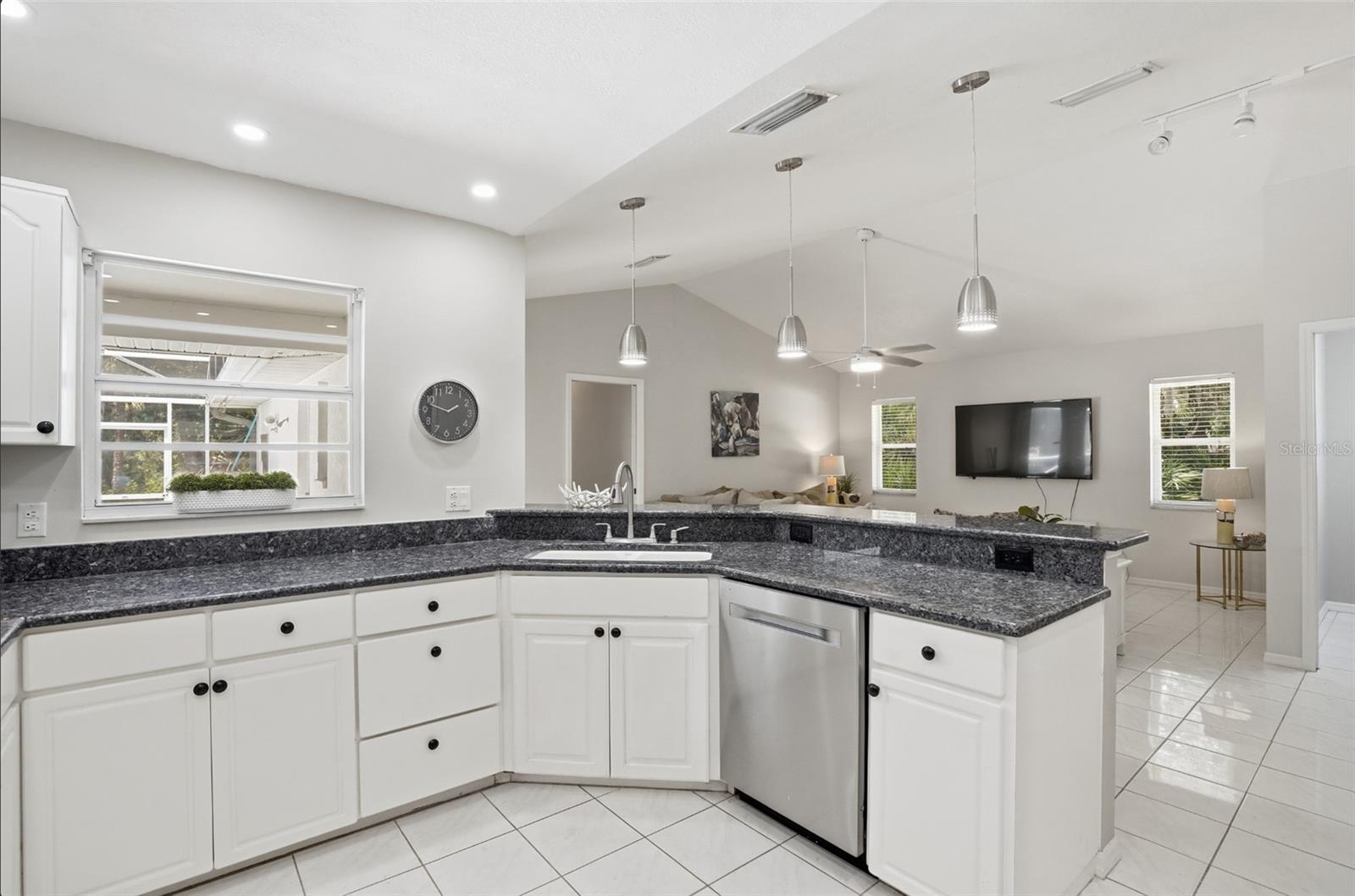 610 WOODVIEW WAY — photo 14