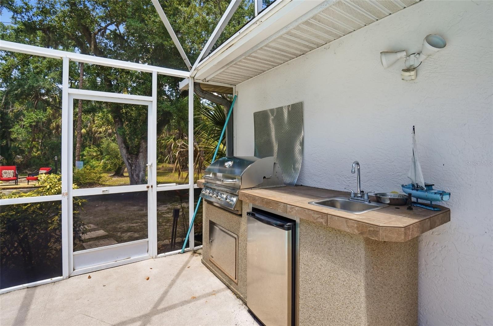 610 WOODVIEW WAY — photo 41