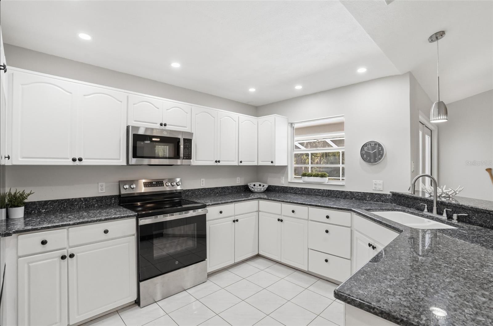 610 WOODVIEW WAY — photo 13