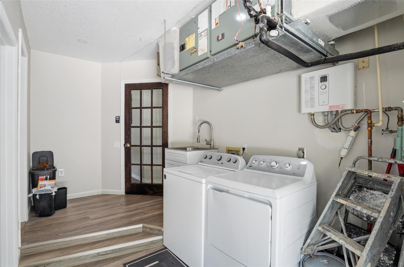 610 WOODVIEW WAY — photo 34