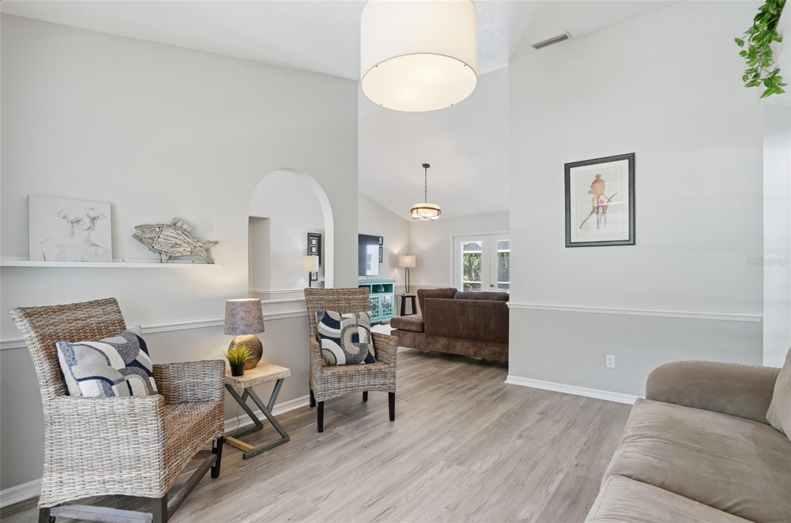 610 WOODVIEW WAY — photo 18