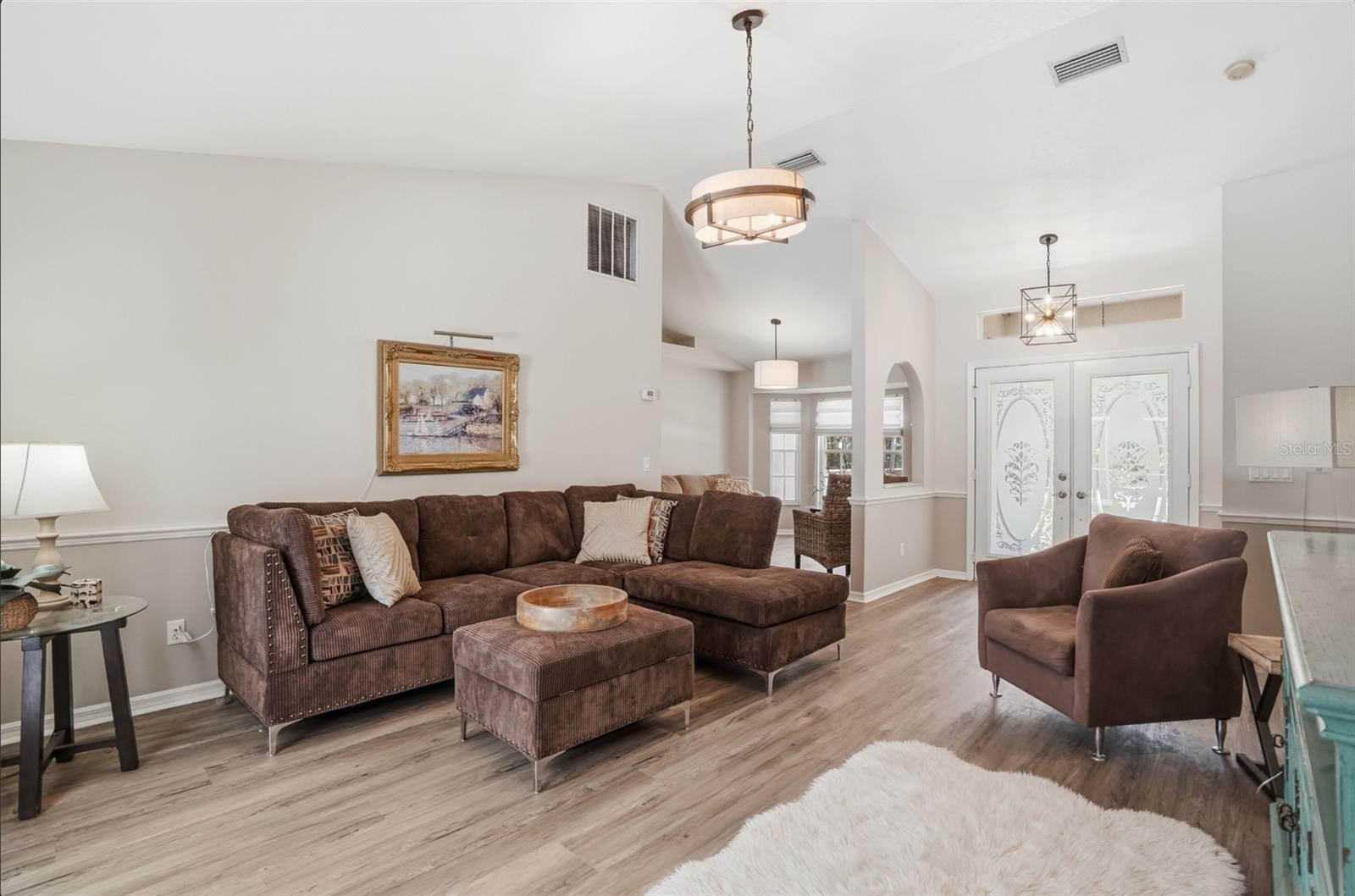 610 WOODVIEW WAY — photo 8