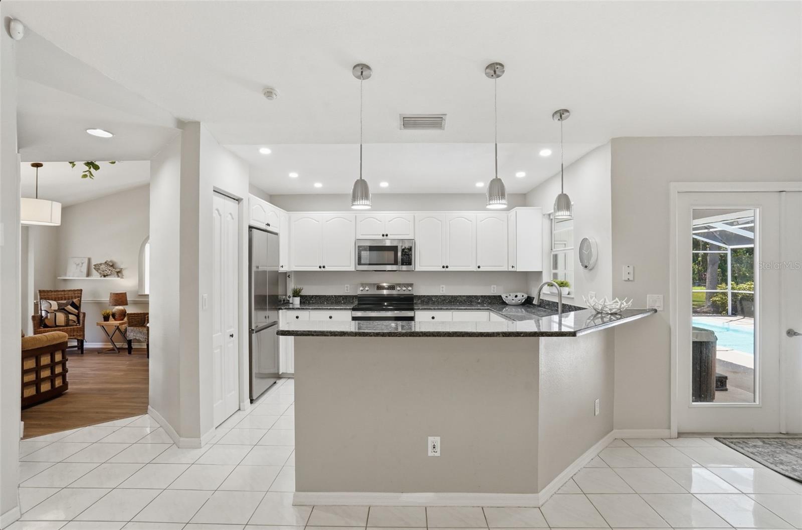 610 WOODVIEW WAY — photo 9