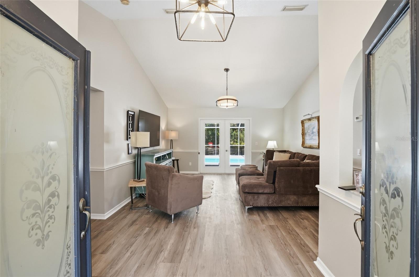 610 WOODVIEW WAY — photo 4
