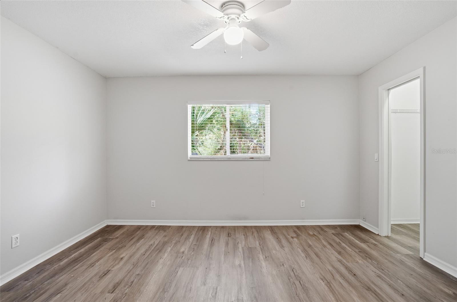 610 WOODVIEW WAY — photo 28