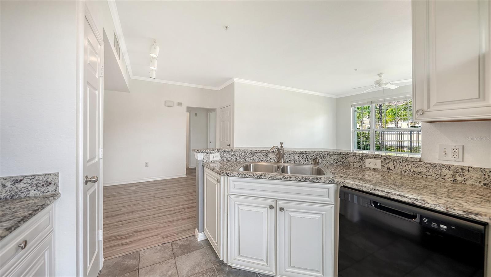 5501 ROSEHILL RD #105 — photo 16