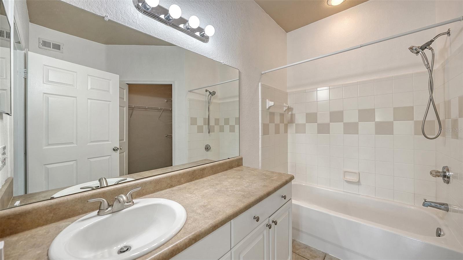 5501 ROSEHILL RD #105 — photo 32