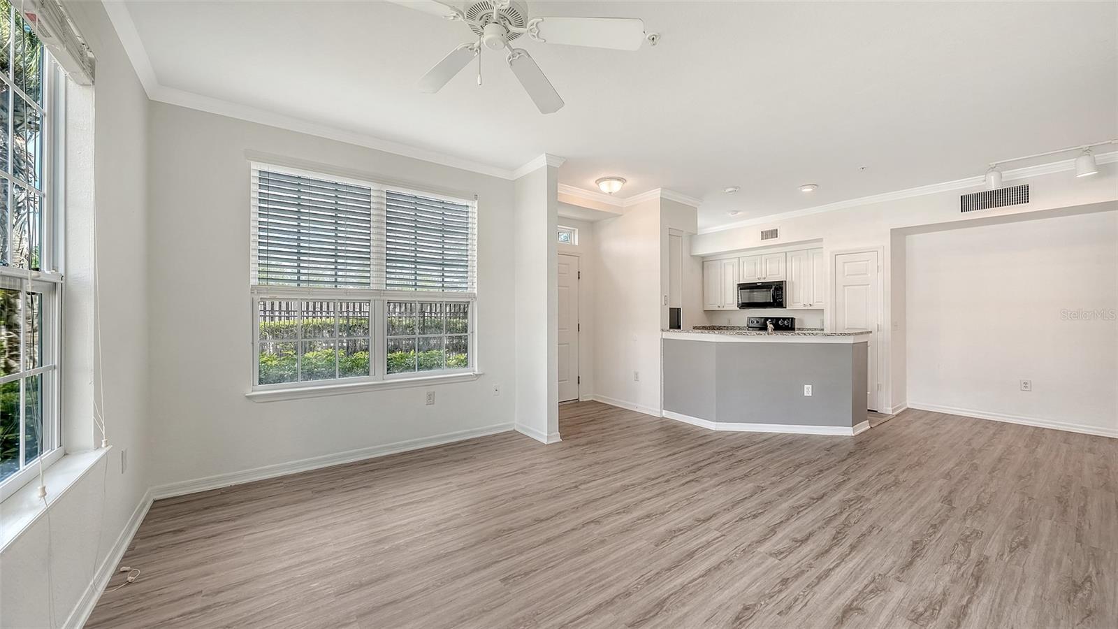 5501 ROSEHILL RD #105 — photo 9