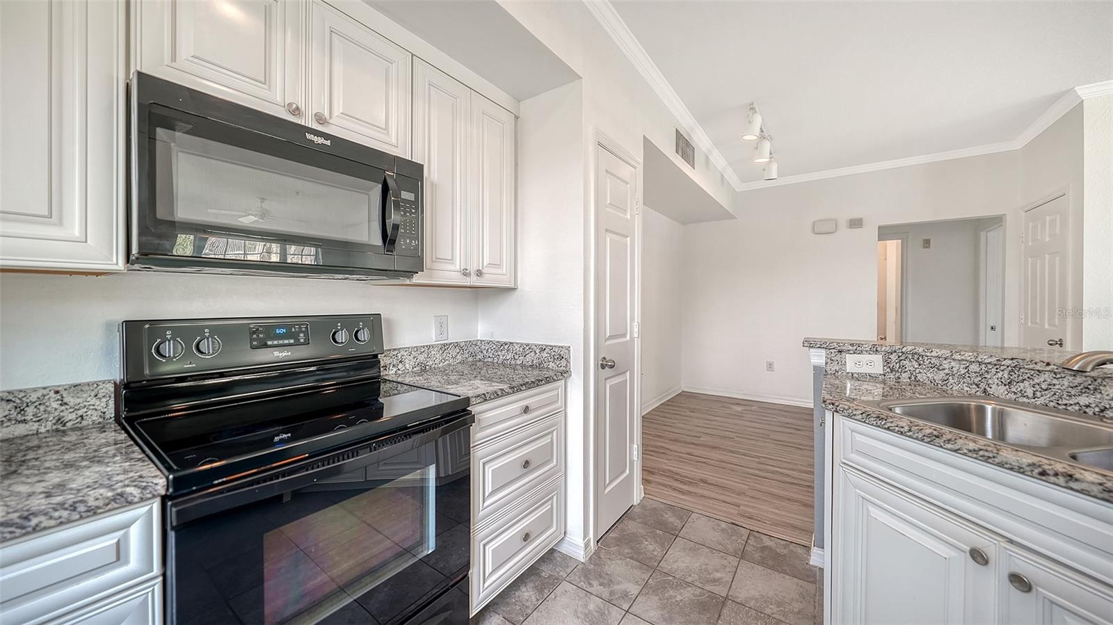 5501 ROSEHILL RD #105 — photo 17