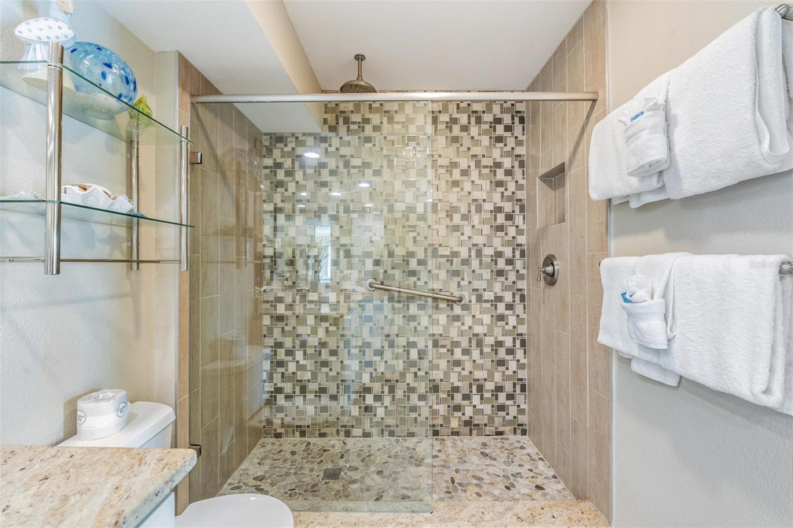 7435 BAYSHORE DR #303 — photo 27
