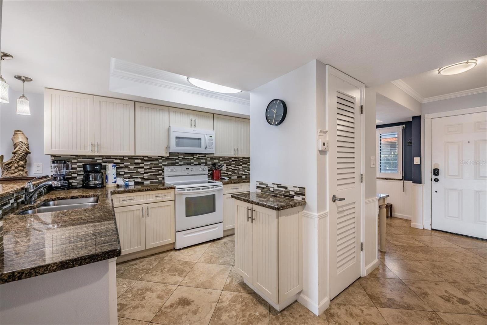 7435 BAYSHORE DR #303 — photo 8