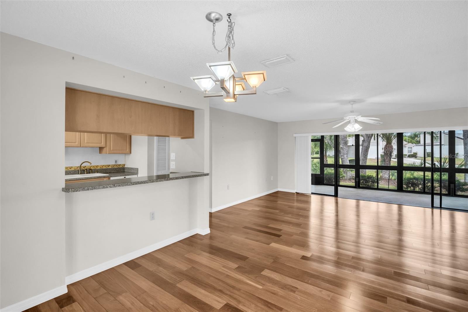 120 EVELYN CT — photo 10