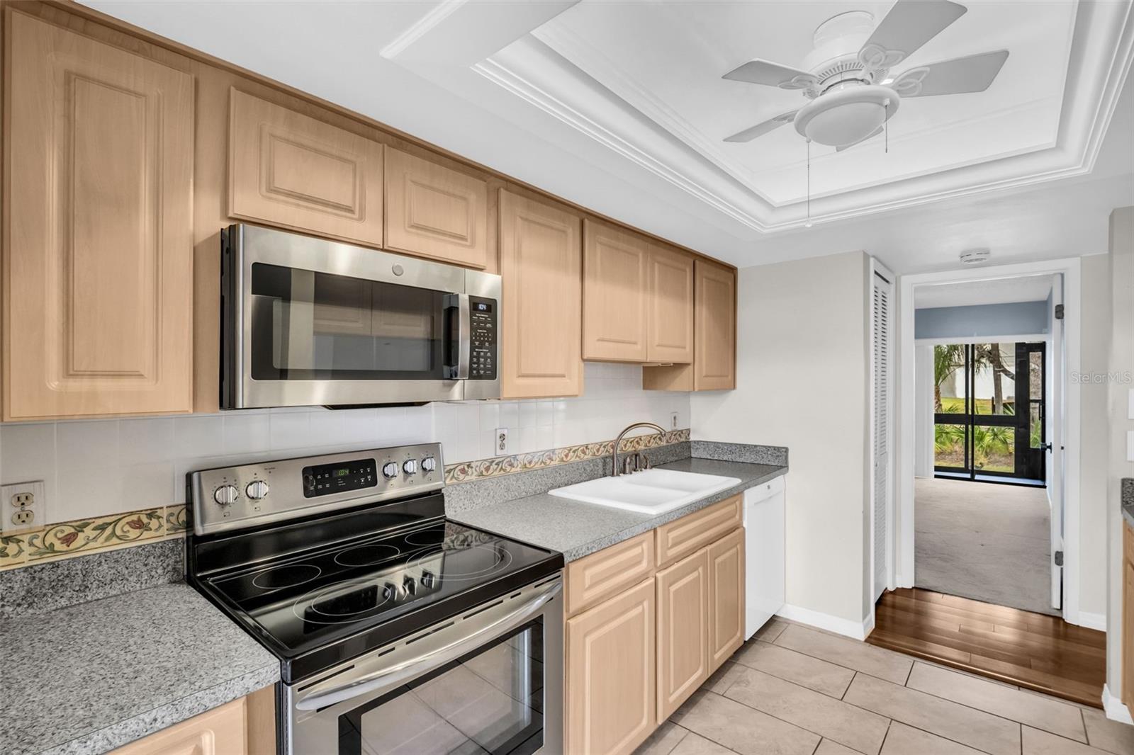 120 EVELYN CT — photo 12
