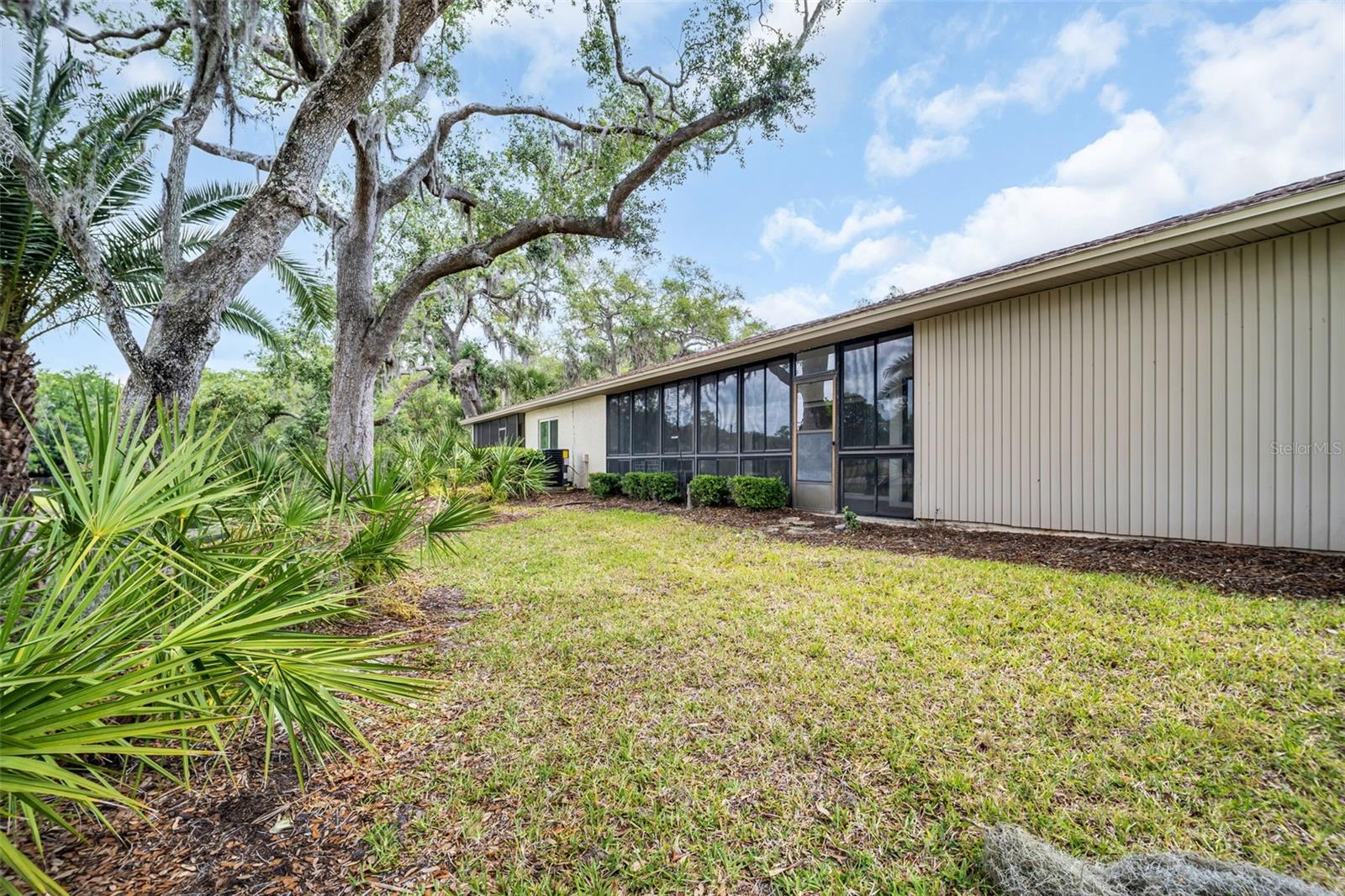120 EVELYN CT — photo 45