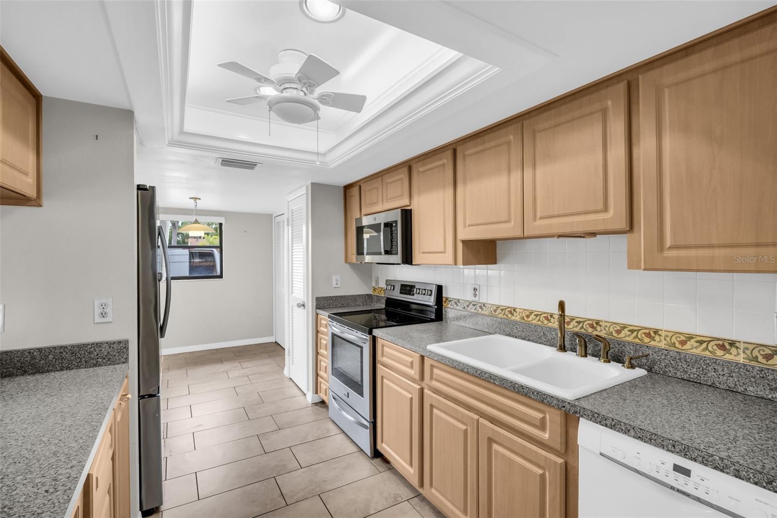 120 EVELYN CT — photo 15