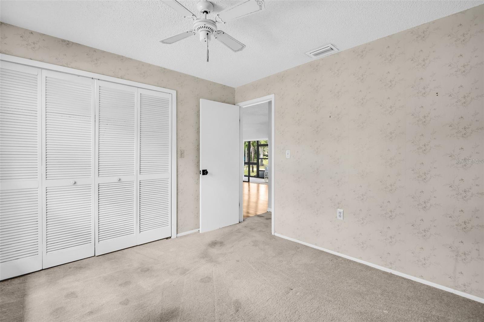 120 EVELYN CT — photo 24