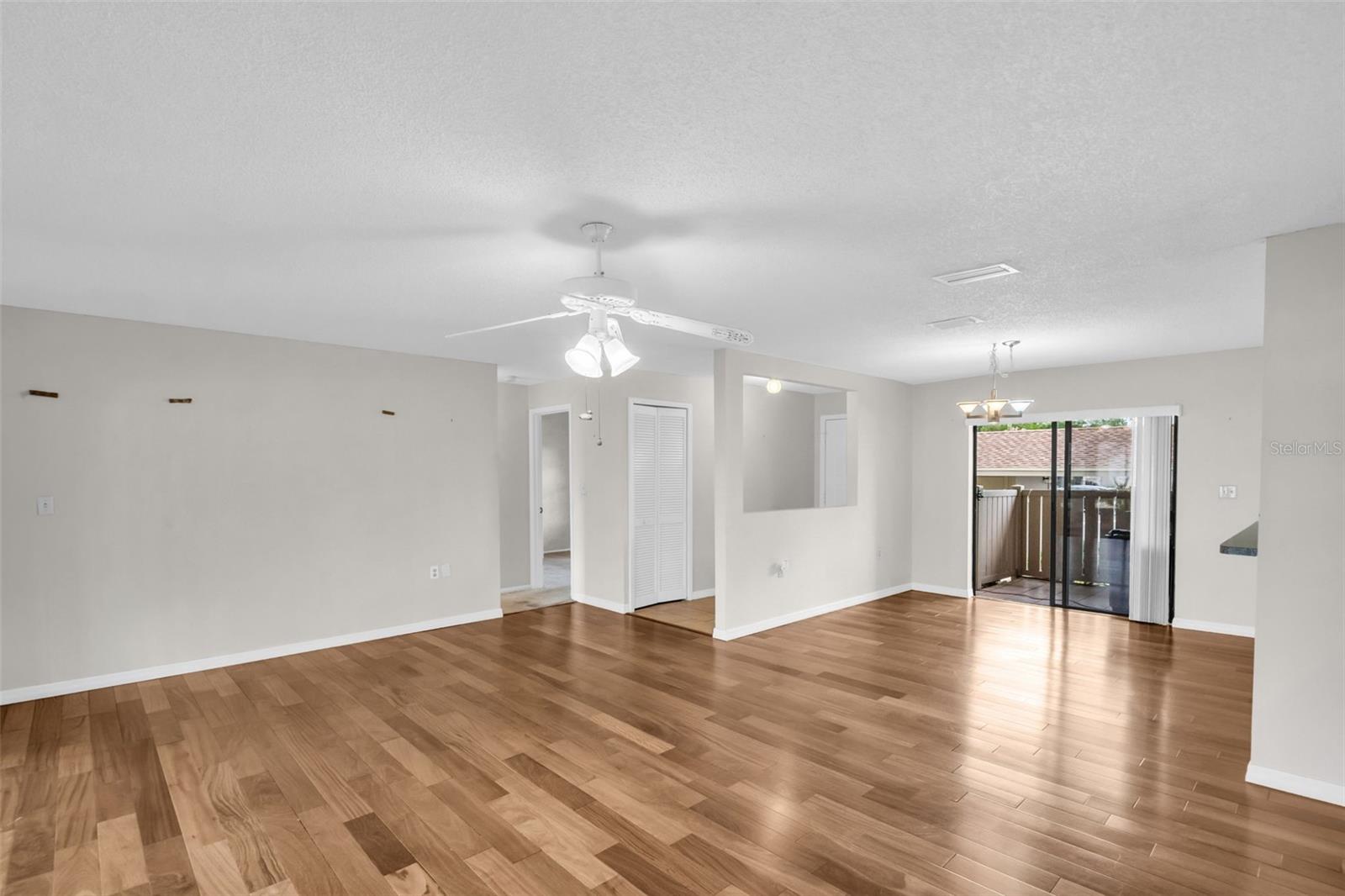 120 EVELYN CT — photo 4