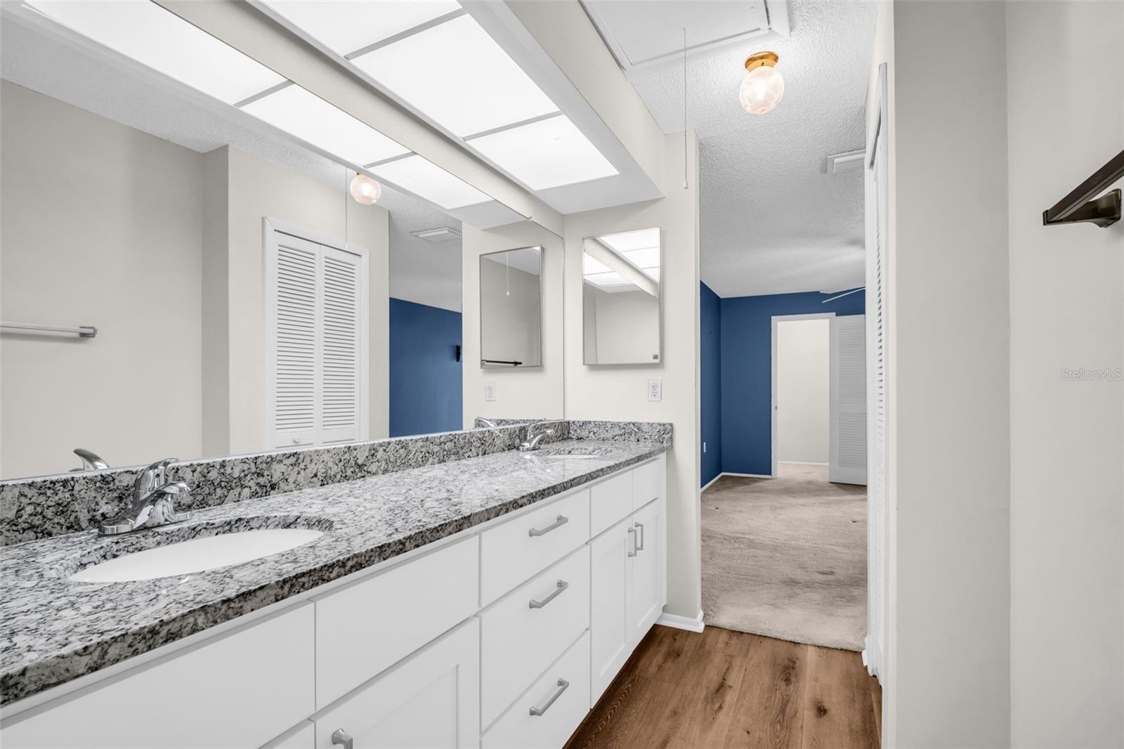 120 EVELYN CT — photo 36