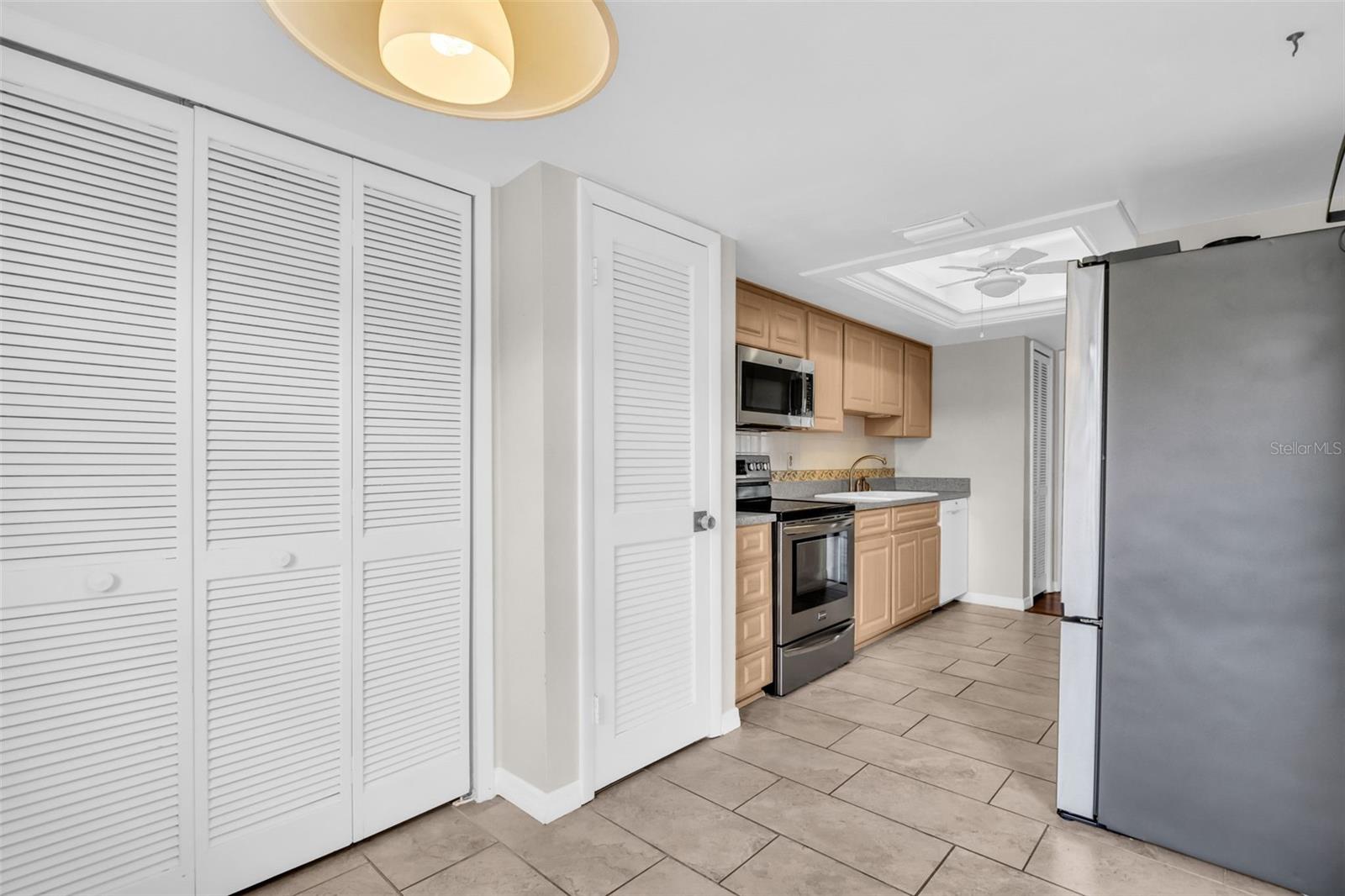 120 EVELYN CT — photo 17