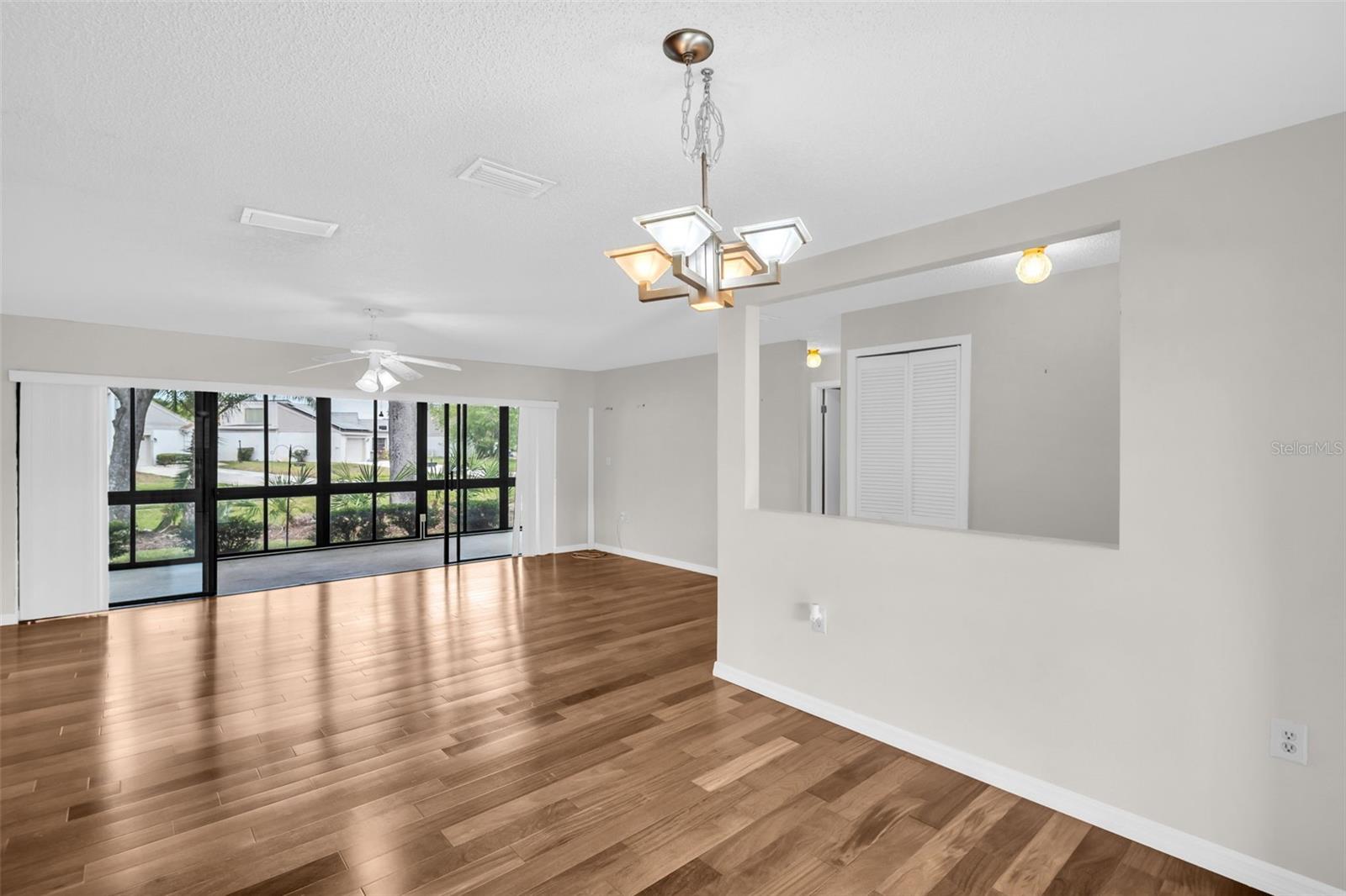 120 EVELYN CT — photo 6