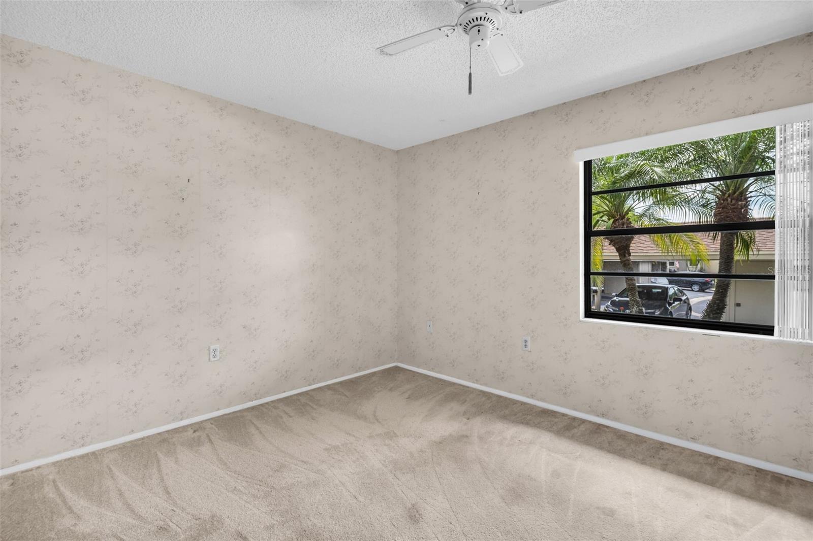 120 EVELYN CT — photo 23