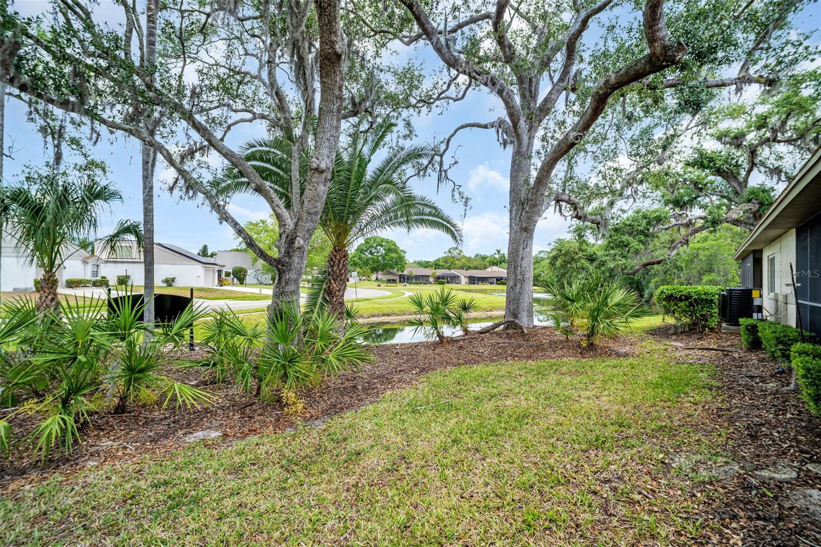 120 EVELYN CT — photo 46