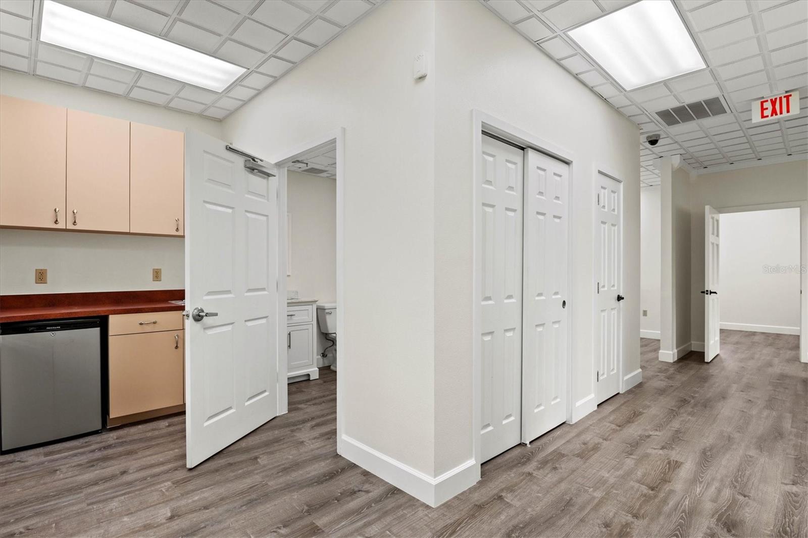 234 N RHODES AVE #105 — photo 20