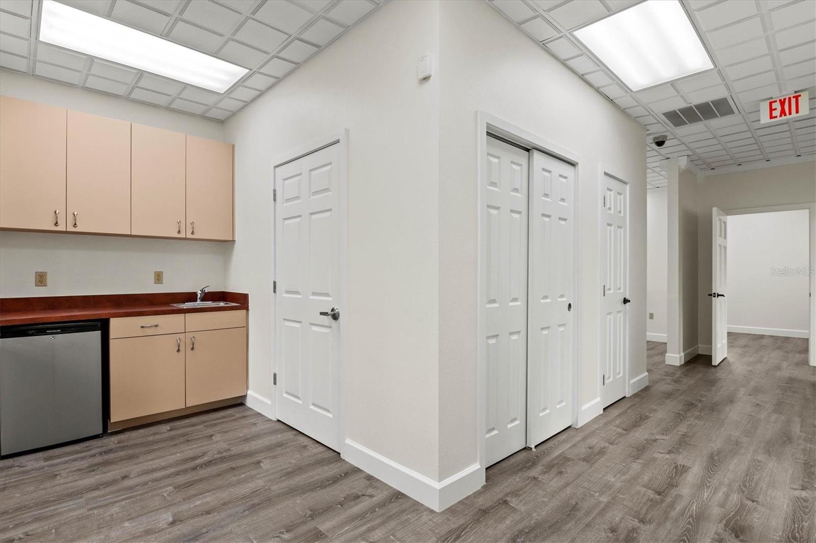 234 N RHODES AVE #105 — photo 19