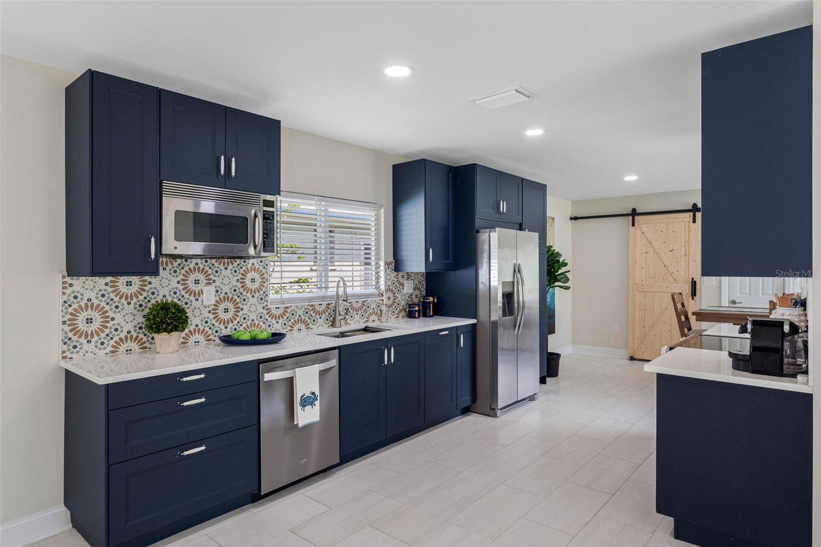 1794 SANTA BARBARA DR — photo 15