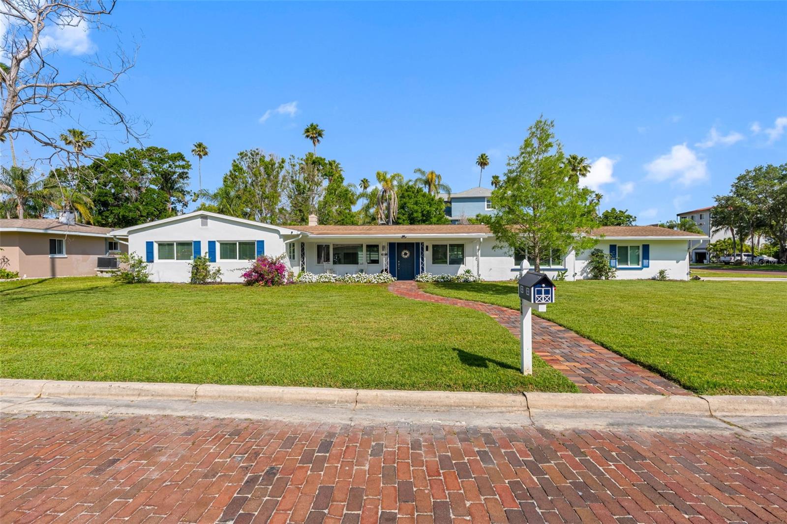 1794 SANTA BARBARA DR — photo 4