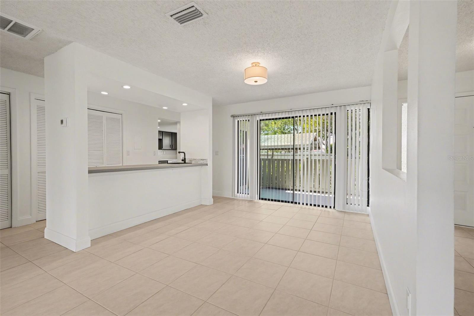 10 LESLEY LN — photo 9