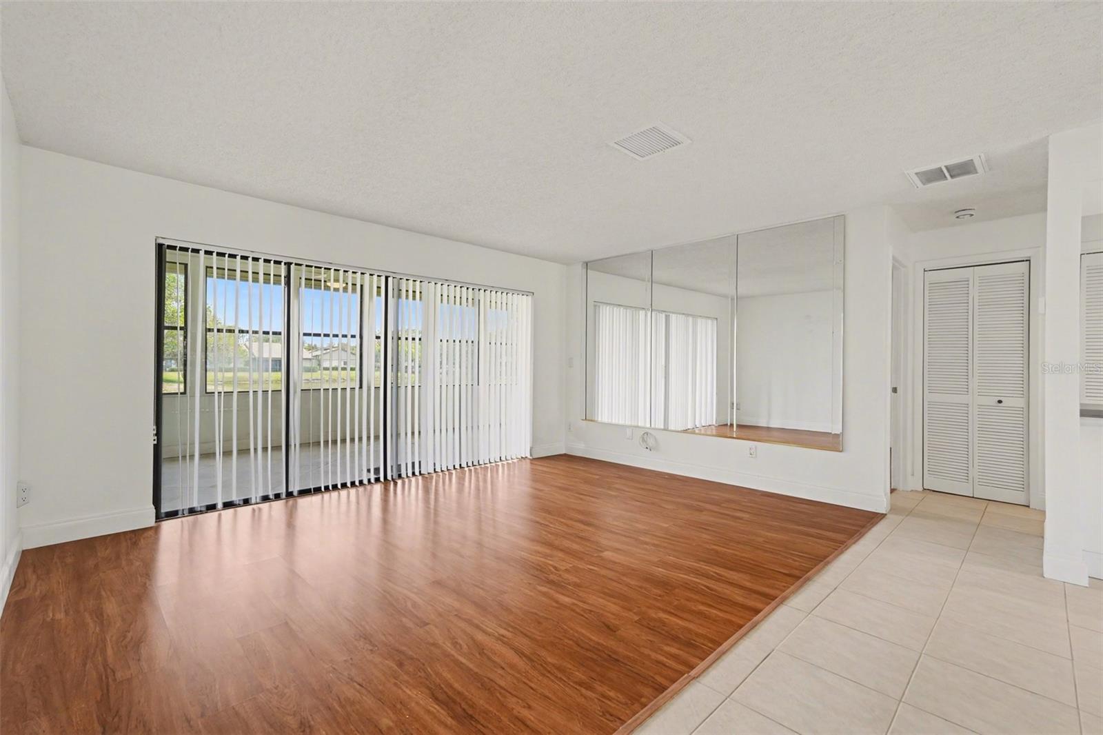 10 LESLEY LN — photo 14