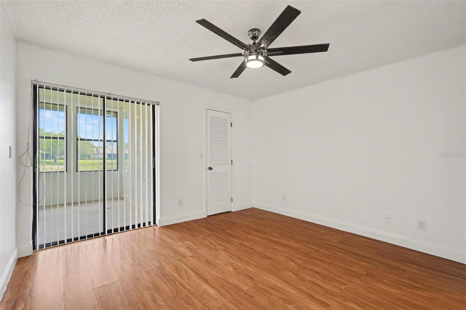 10 LESLEY LN — photo 22