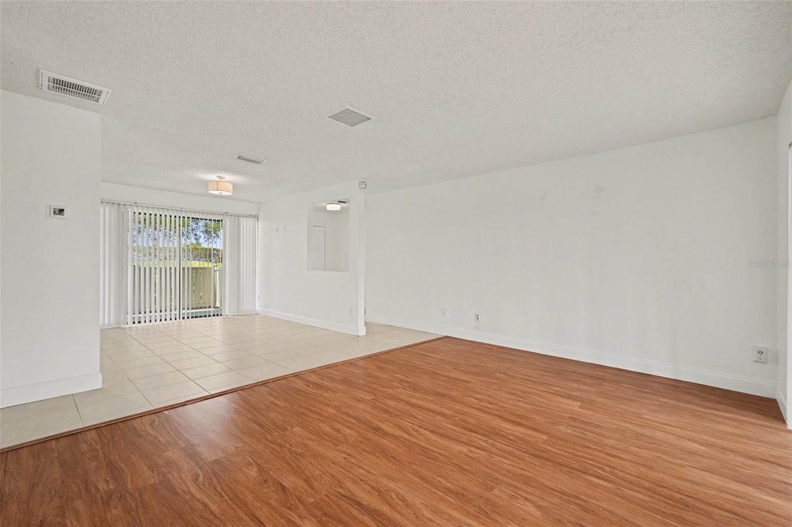 10 LESLEY LN — photo 12