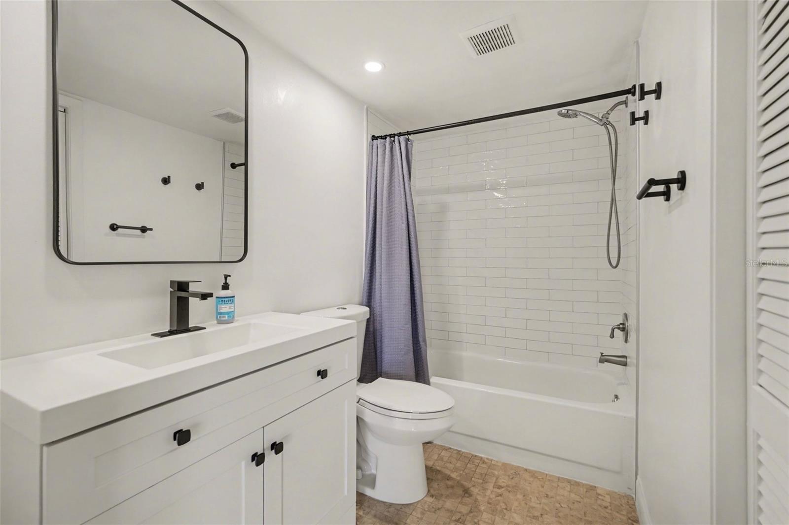 10 LESLEY LN — photo 25