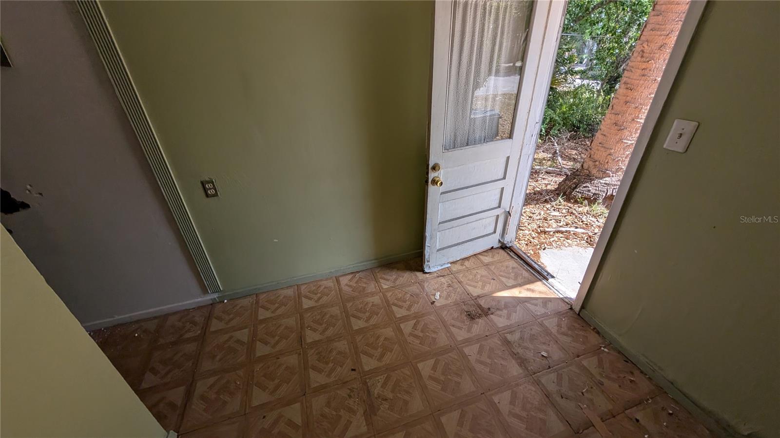 2801 W CLEVELAND ST — photo 30
