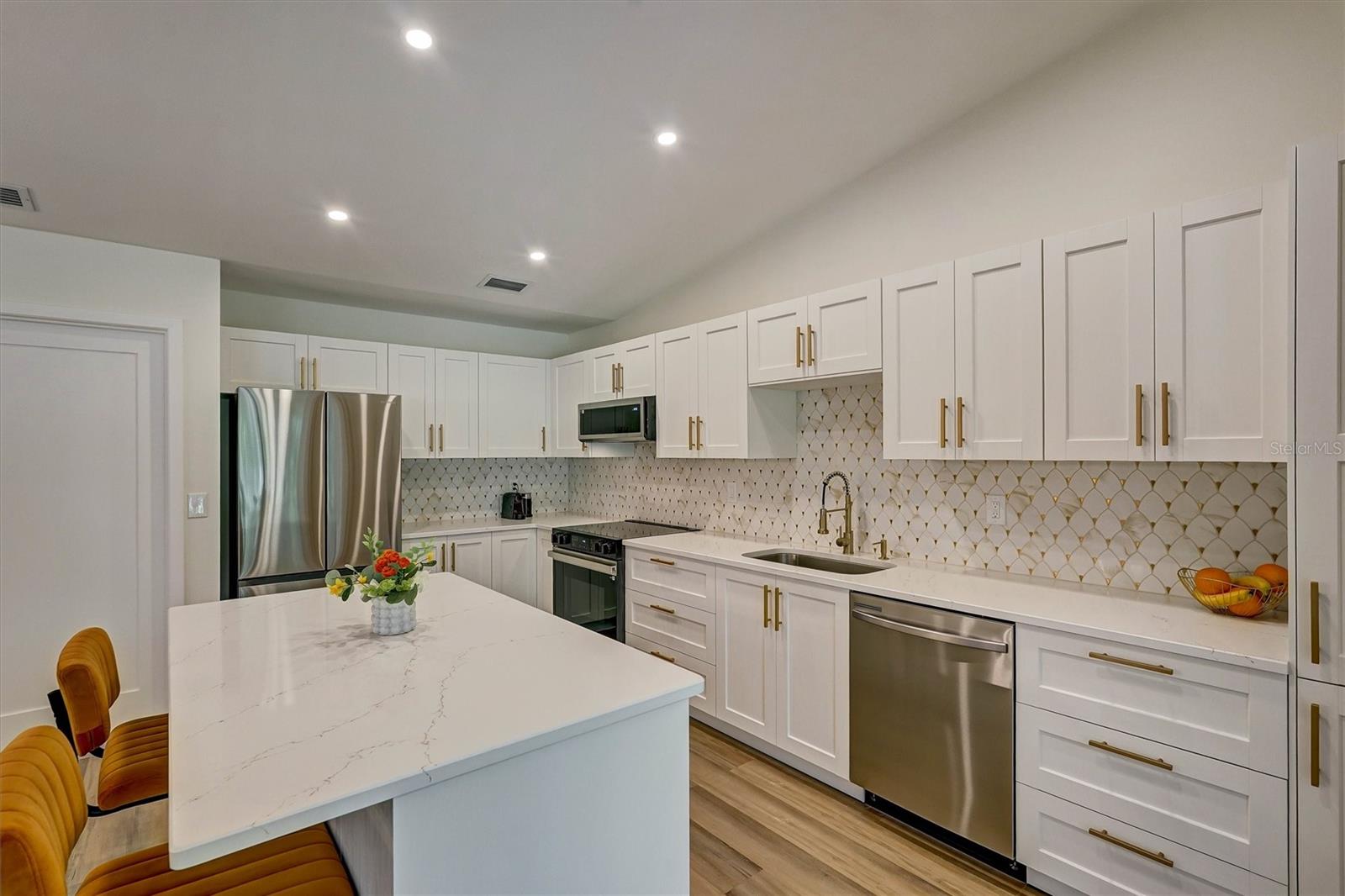 3925 OAKHURST BLVD — photo 5