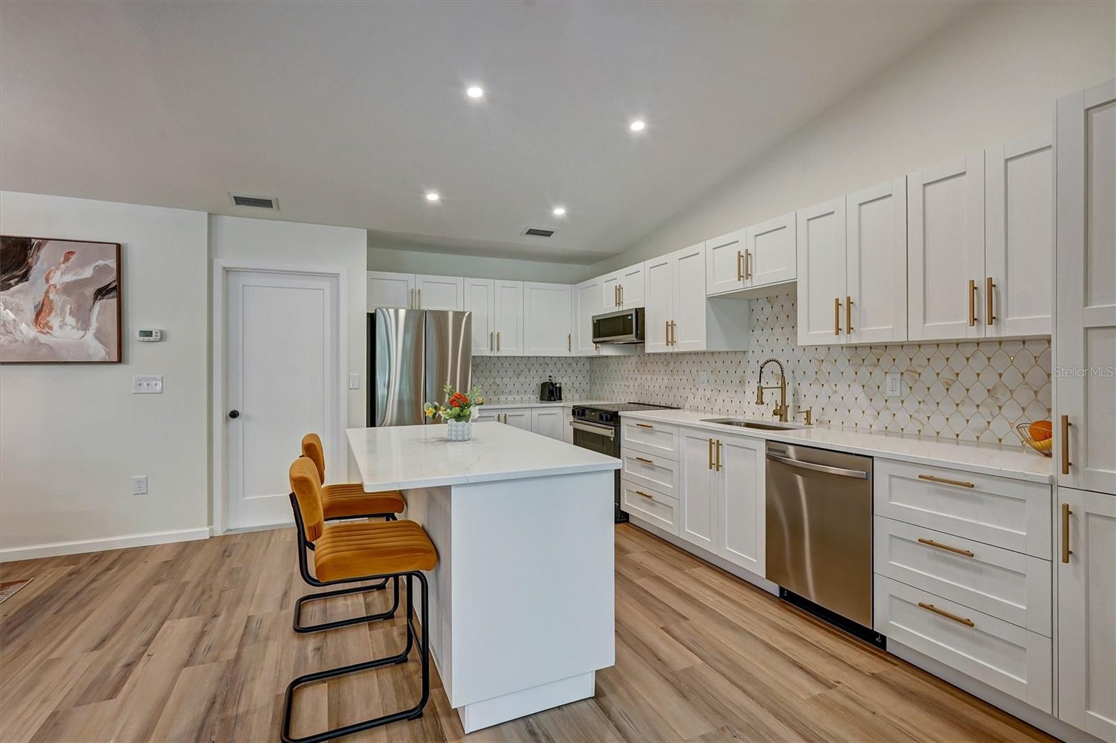 3925 OAKHURST BLVD — photo 6