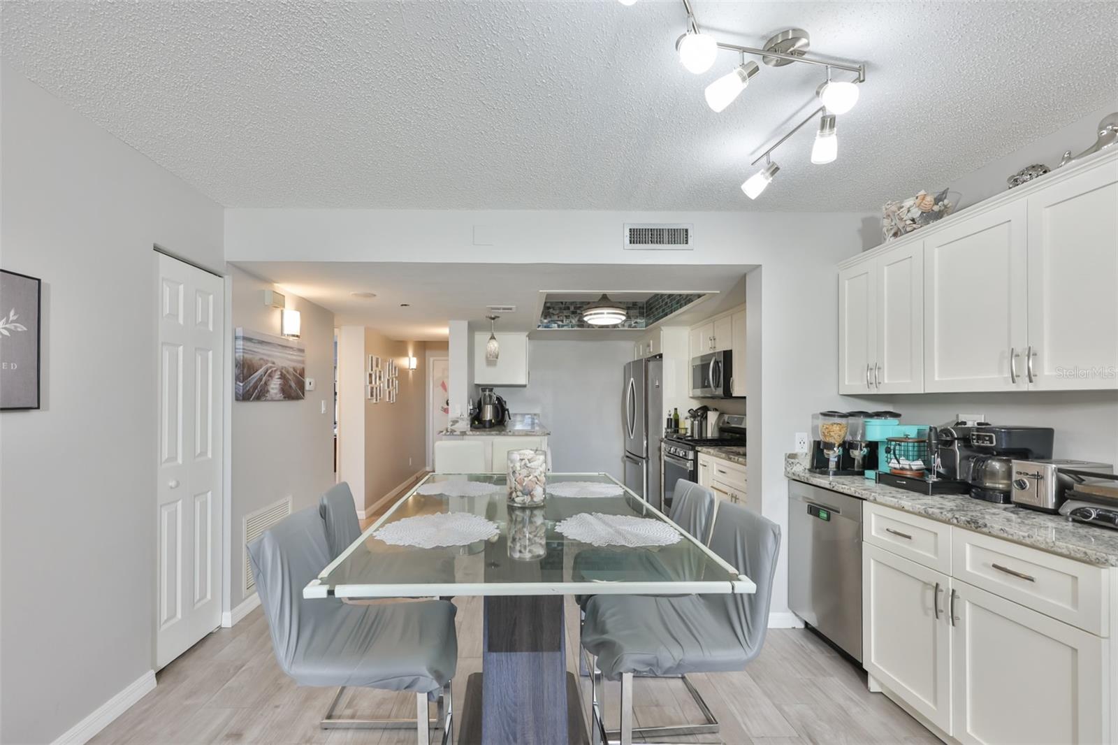 5400 PARK ST N #208 — photo 5