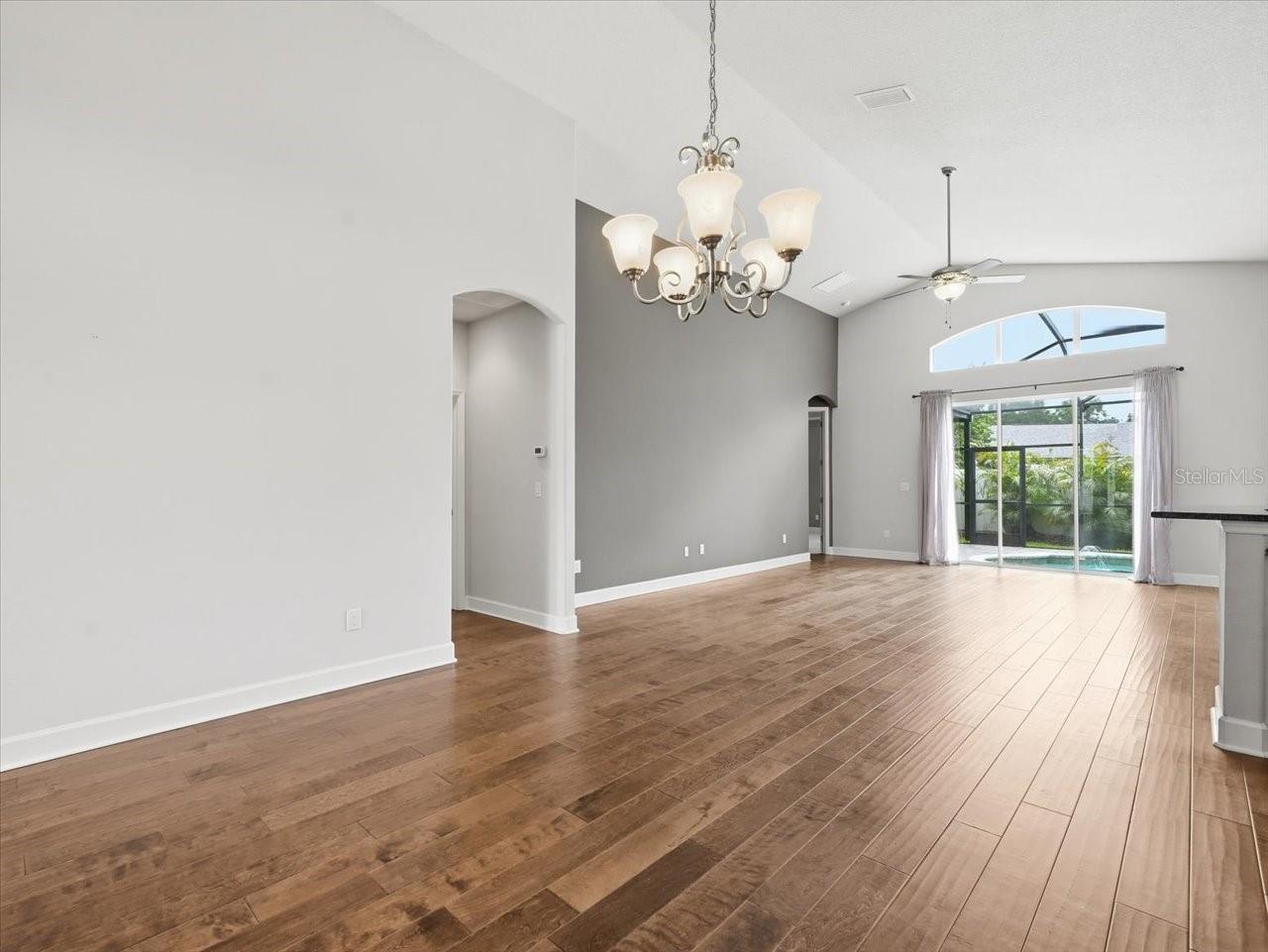2514 SUMMERDALE CT — photo 8